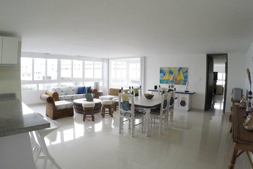 Hermoso Y Amplio Con Vista Al Mar *